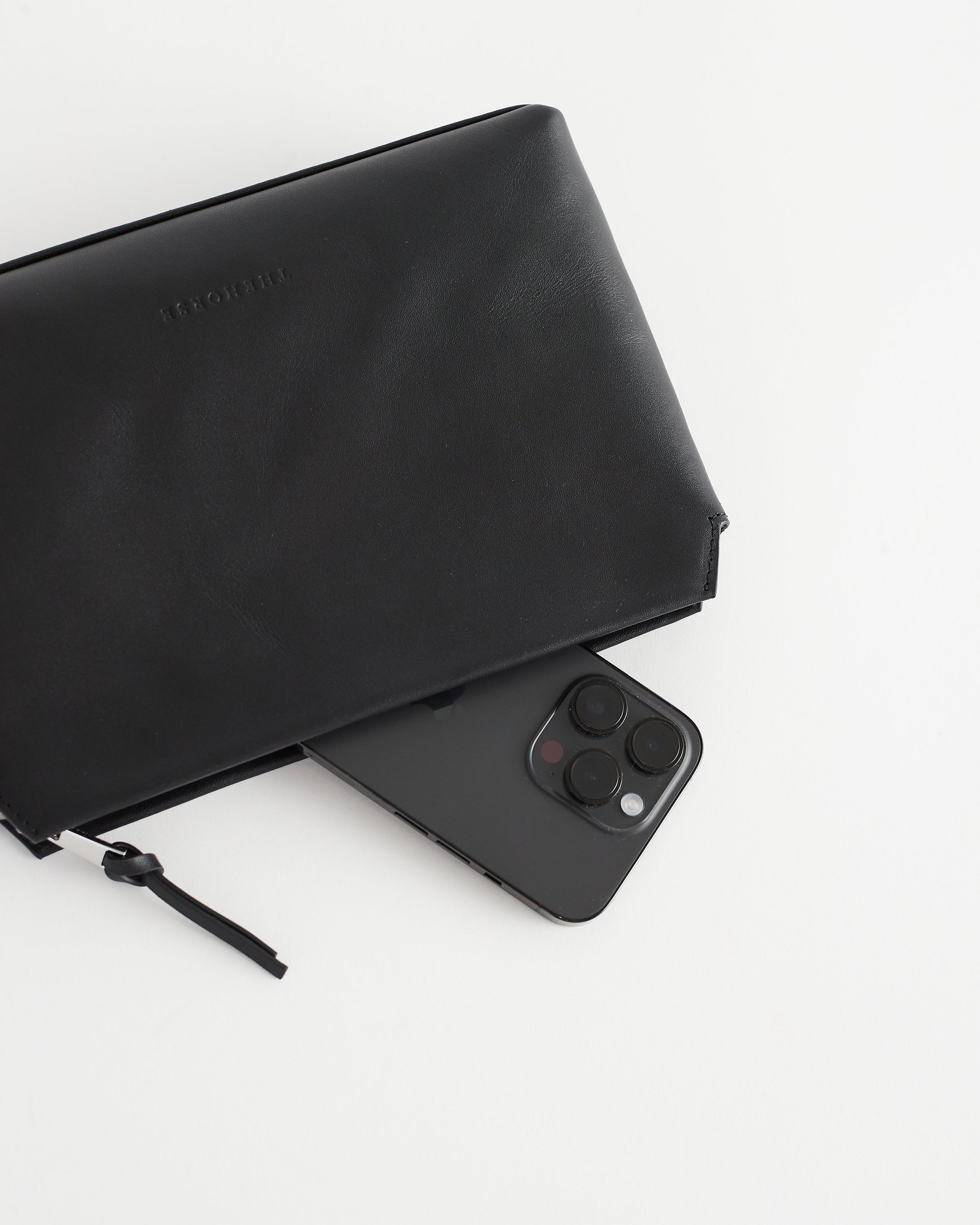 The Lola Clutch: Black