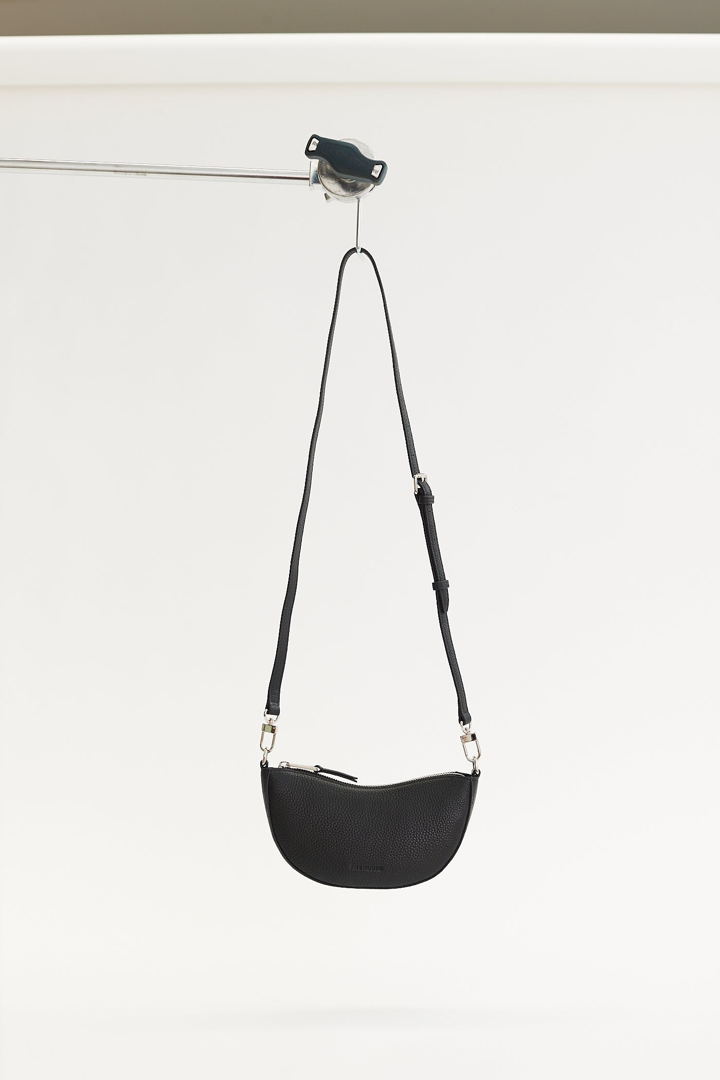 River Crossbody Bag: Black