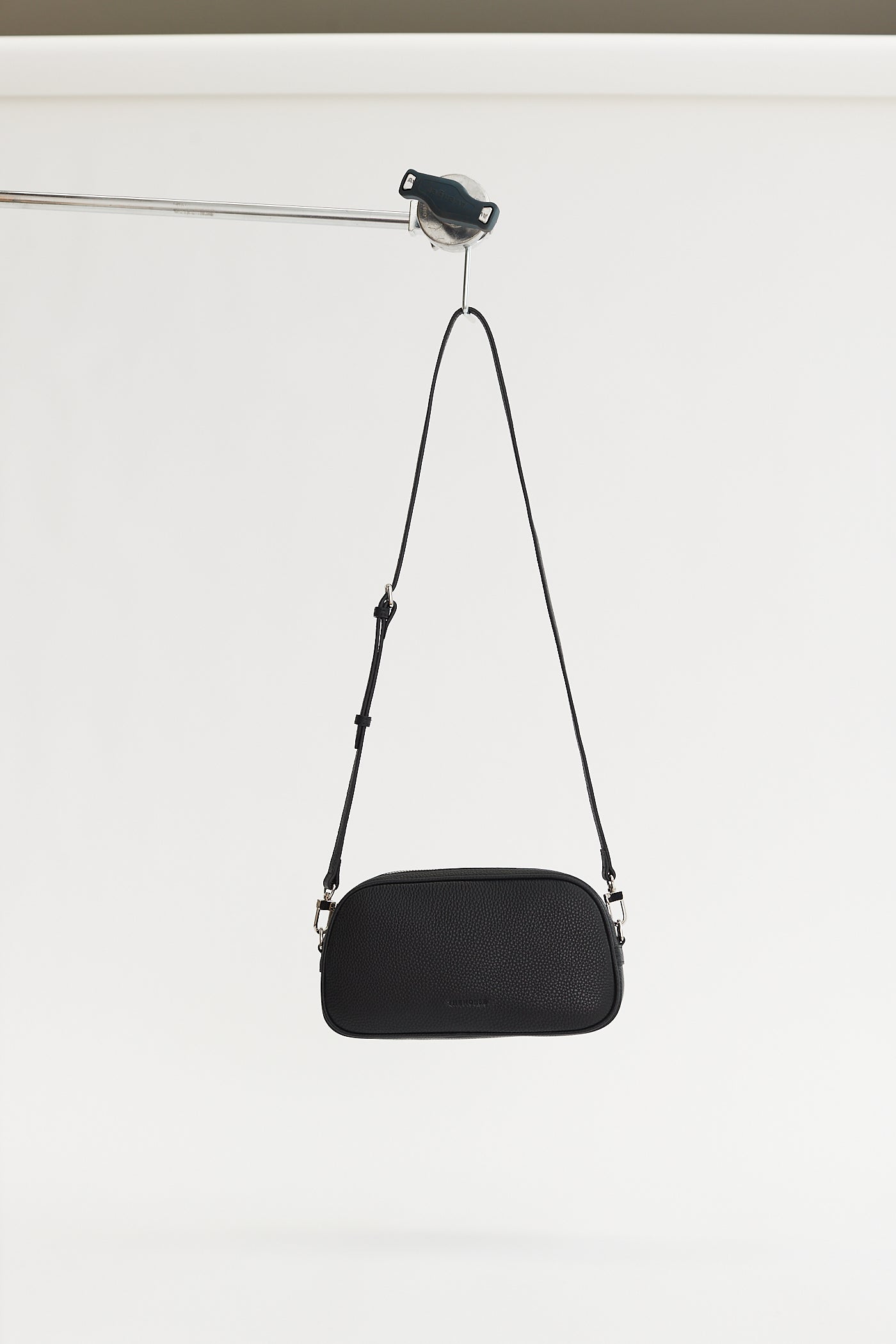 Wyn Crossbody Bag: Black