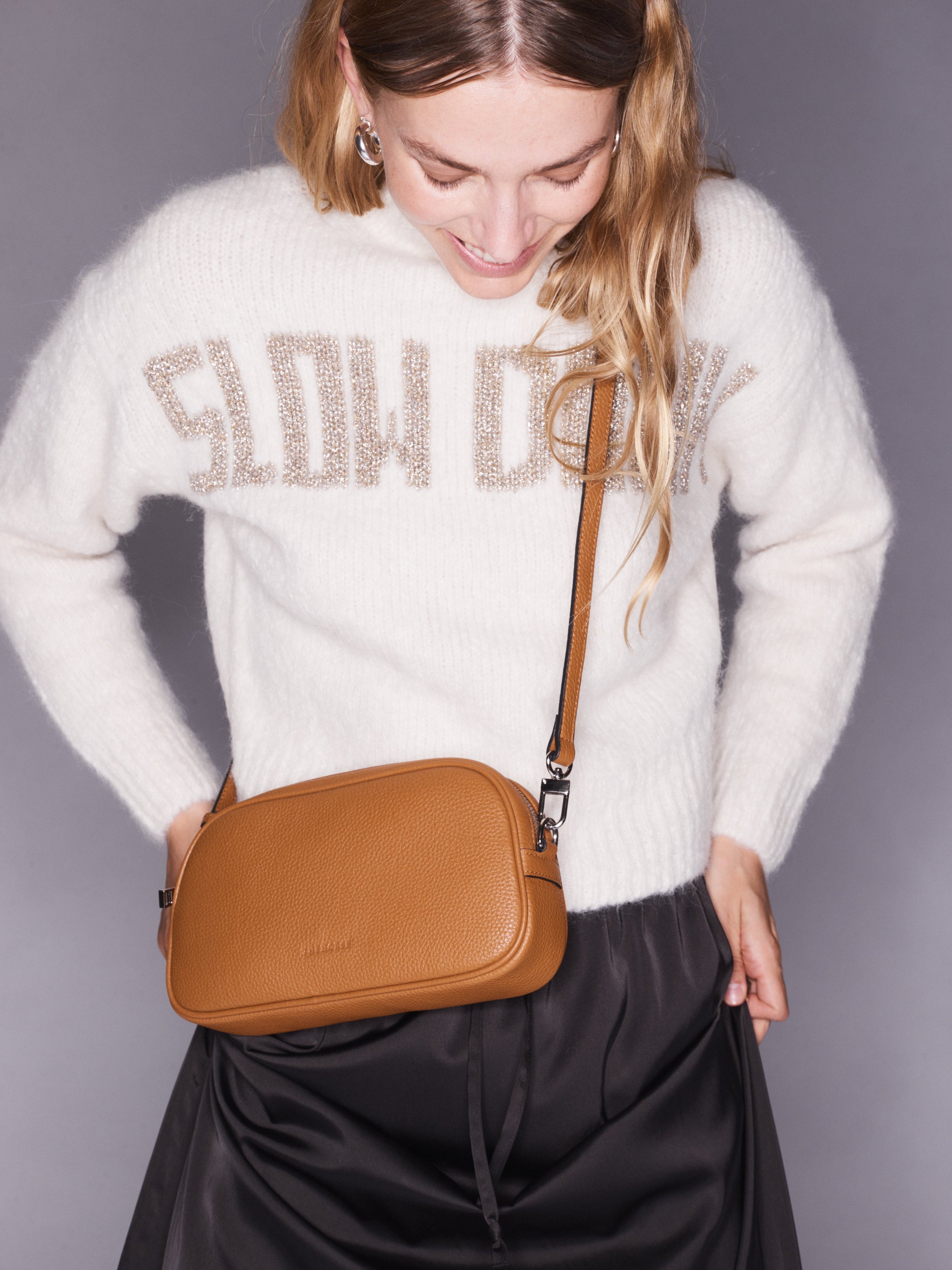 Wyn Crossbody Bag: Tan