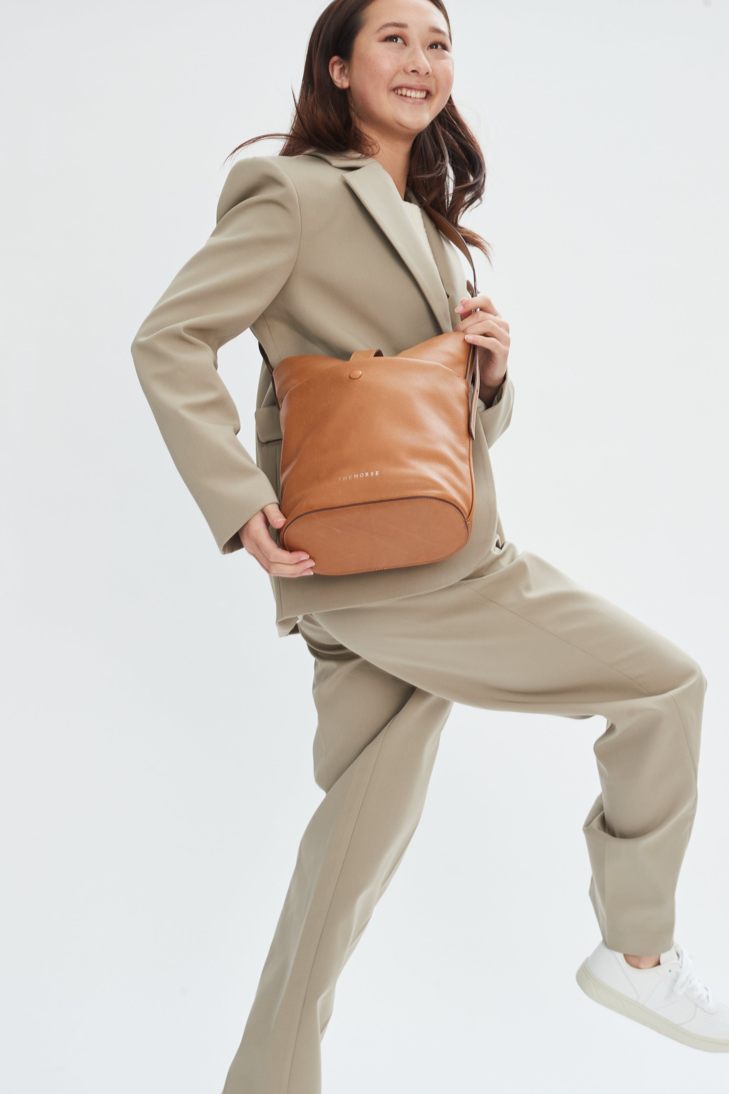 The Large Luella Bucket Bag: Caramel