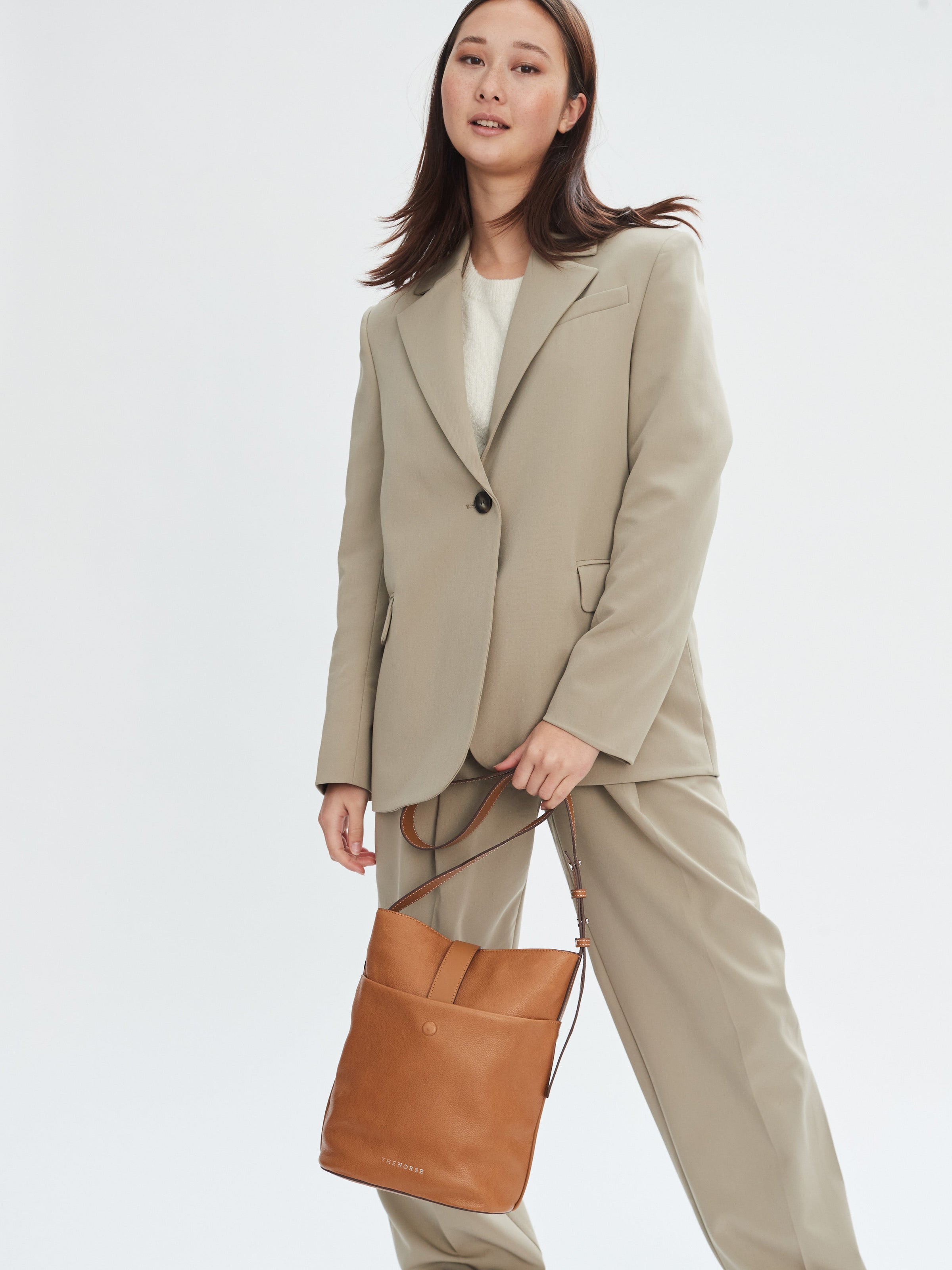 The Large Luella Bucket Bag: Caramel